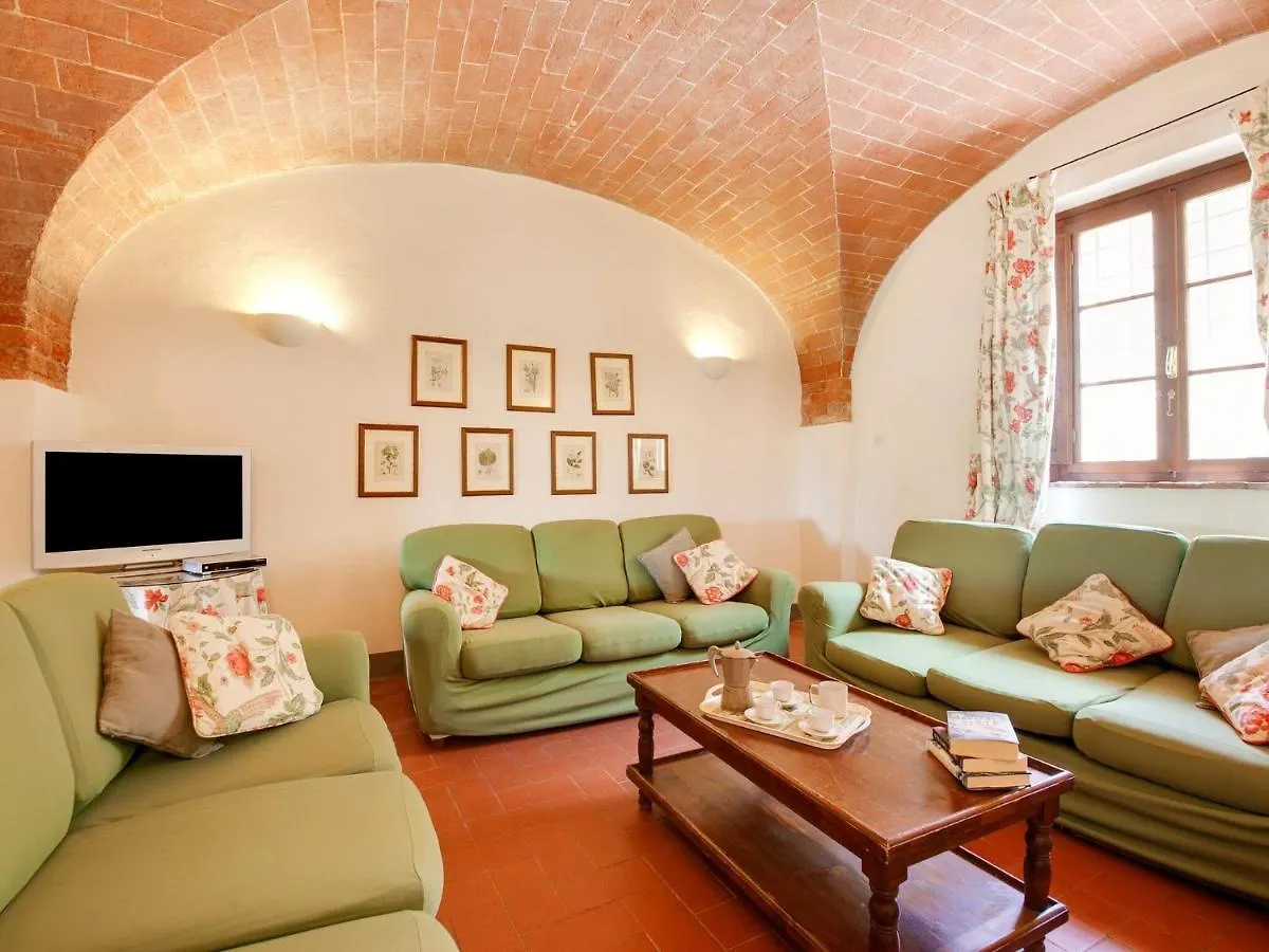 Dom wakacyjny Belvilla By Oyo Lavish Farmhouse With Fireplace Terricciola Włochy