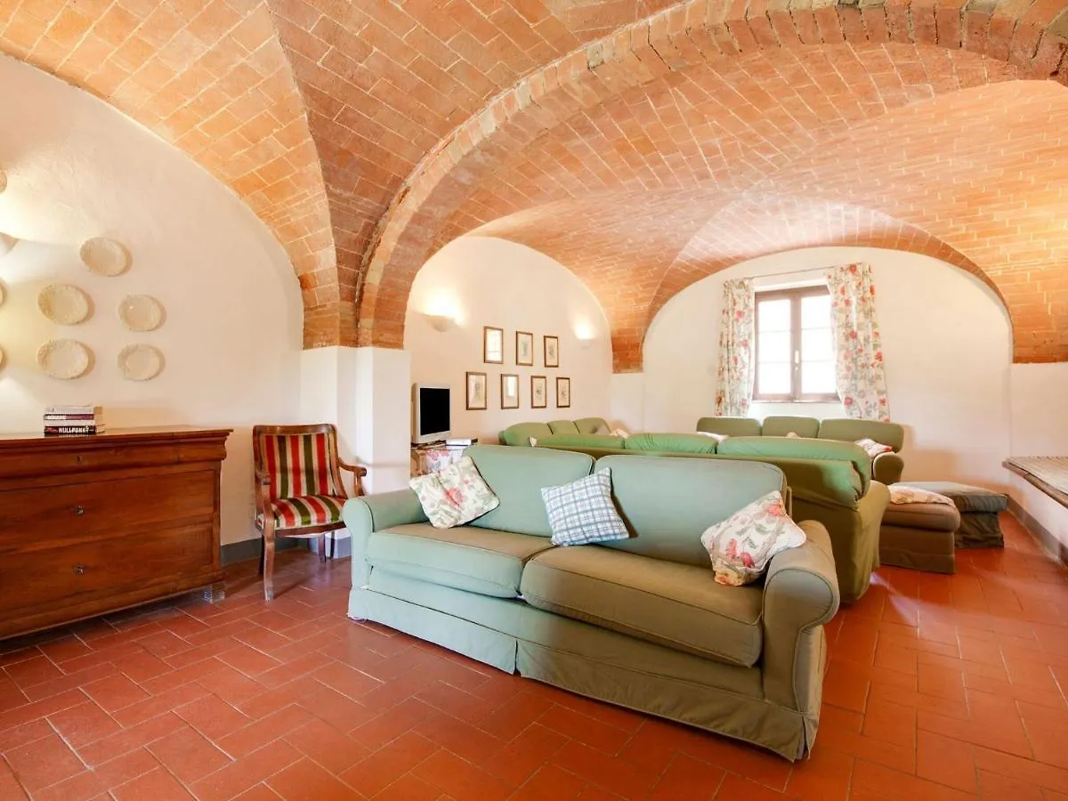 Dom wakacyjny Belvilla By Oyo Lavish Farmhouse With Fireplace Terricciola Włochy